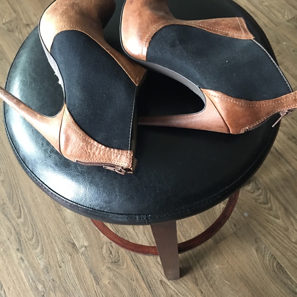 High heeled bootie